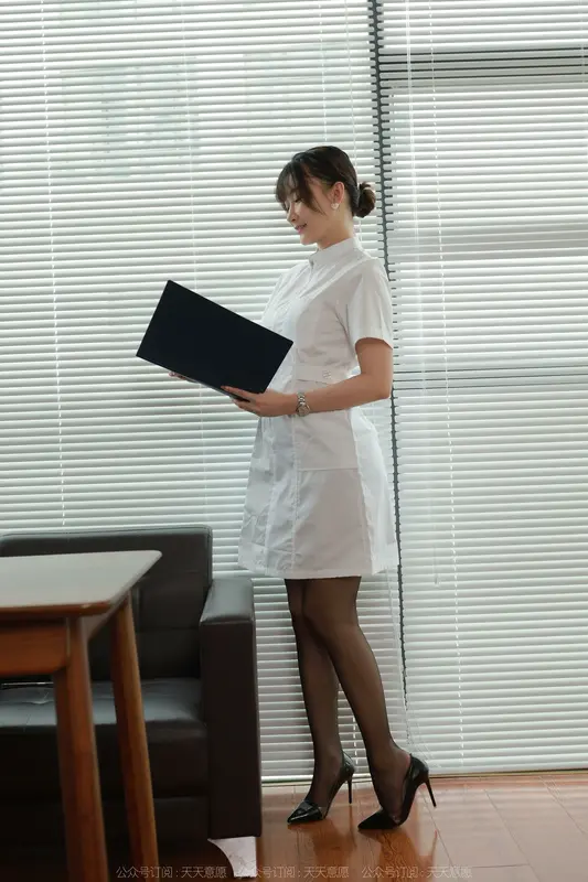 2022.10.23 丝享家 1246 秋秋《嘿丝女医生》 - IESS
